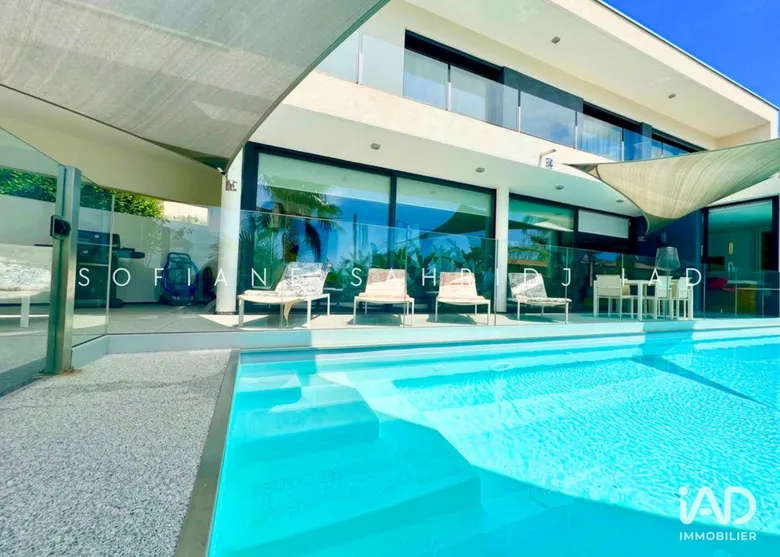 Maison 5 pièces 235 m² · à Bandol · 235 m² · 2 190 000 €