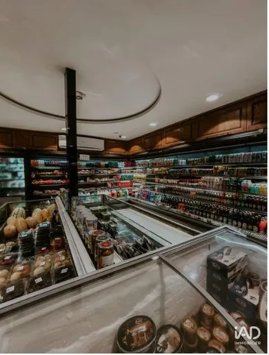 Boutique/Local commercial à BAGNOLES-DE-L'ORNE (61140)