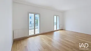 Apartment in CHARENTON-LE-PONT (94220)