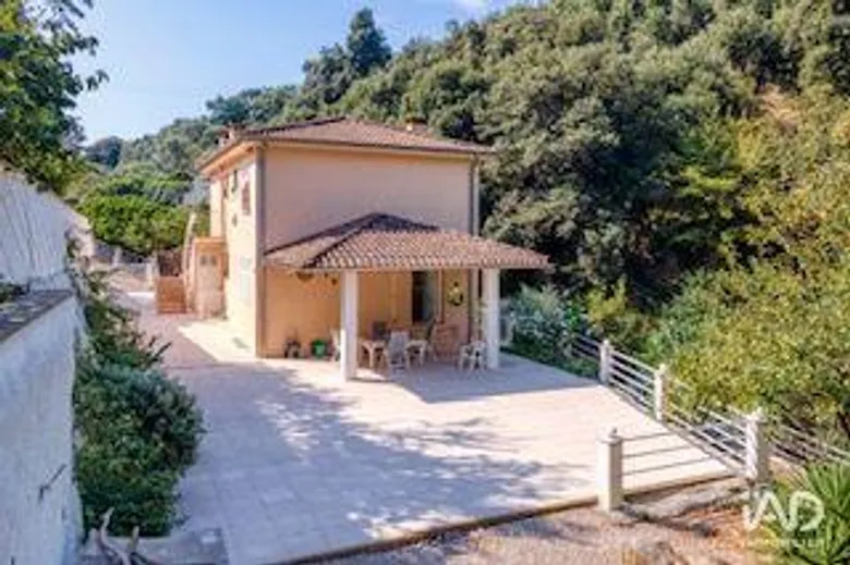 Maison 5 pièces 164 m² · à Menton · 164 m² · 790 000 €