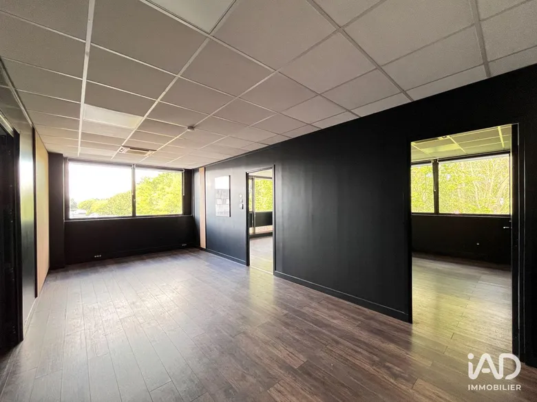 Local commercial 130 m² · à Montévrain · 130 m² · 2 210 €/mois