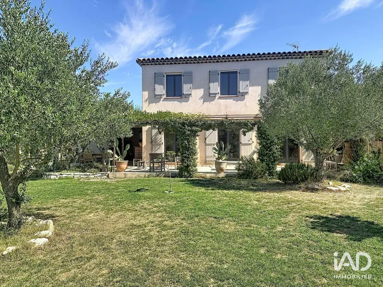 Maison 5 pièces 195 m² · à Trets · 195 m² · 729 000 €