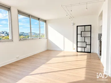 Apartment in COURBEVOIE (92400)