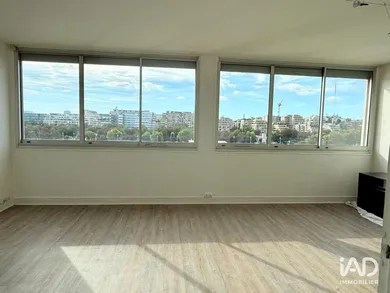 Appartement à COURBEVOIE (92400)