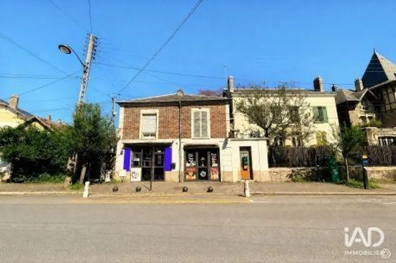 Local commercial 50 m² · à Corbeil-Essonnes · 50 m² · 2 500 €/mois