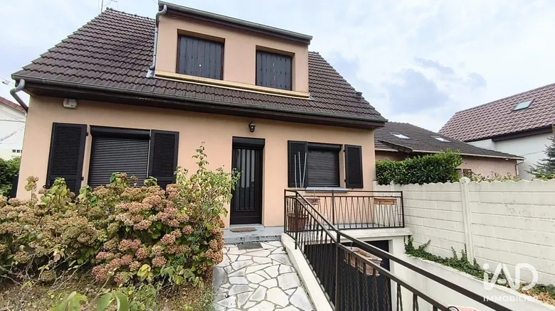 Maison 4 pièces 91 m² · à Le Blanc-Mesnil · 91 m² · 370 000 €