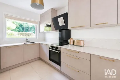 Apartment in VILLE-D'AVRAY (92410)