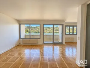 Apartment in VIENNE (38200)