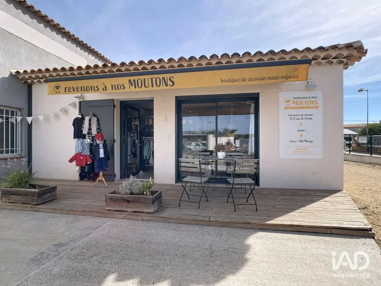 Local commercial 48 m² · à Saint-Cannat · 48 m² · 900 €/mois