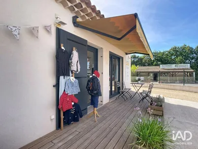 Boutique/Local commercial à SAINT-CANNAT (13760)