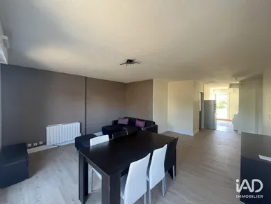 Apartment in BORDEAUX (33200)