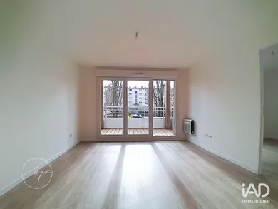 Appartement à CORBEIL-ESSONNES (91100)