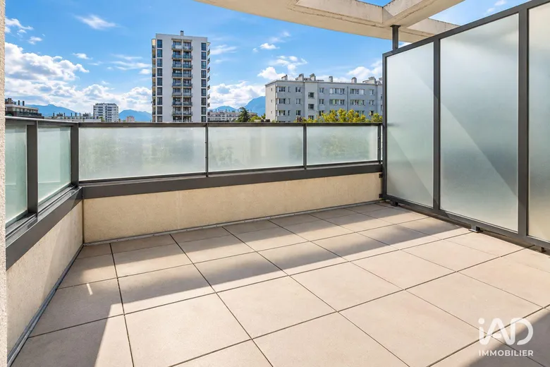 Appartement 3 pièces 82 m² · à Grenoble · 82 m² · 240 000 €