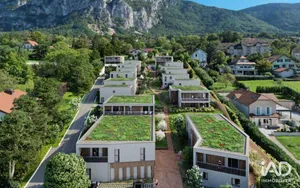 Appartement à COLLONGES-SOUS-SALÈVE (74160)