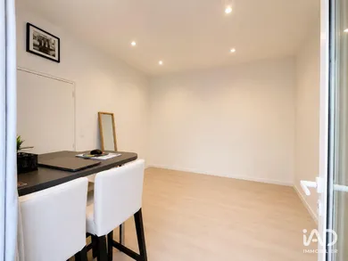 Appartement à PARIS (75015)