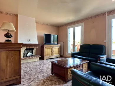 Appartement à ÉRAGNY (95610)