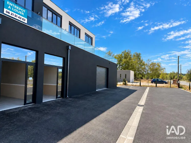 Local commercial 315 m² · à Beychac-Et-Caillau · 315 m² · 3 205 €/mois