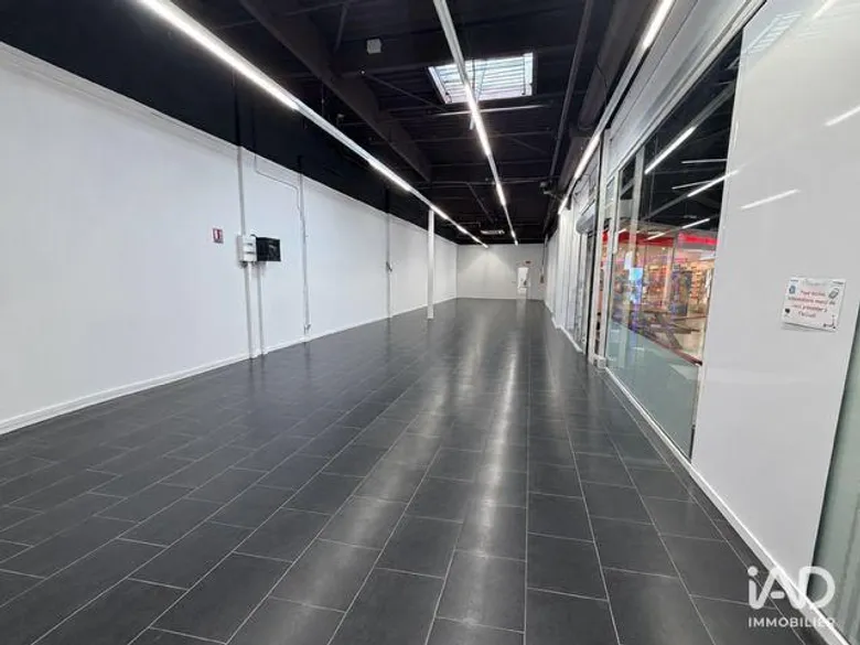 Local commercial 158 m² · à Gujan-Mestras · 158 m² · 5 170 €/mois