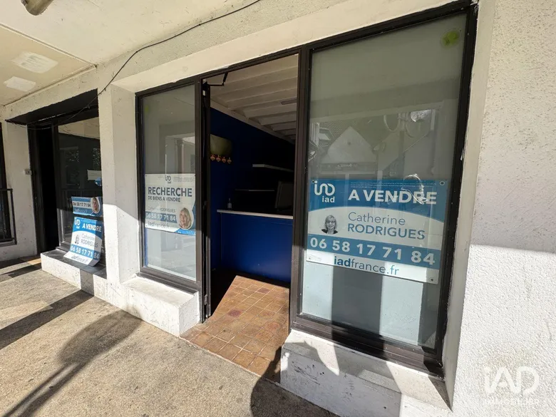 Local commercial 22 m² · à Vert-Saint-Denis · 22 m² · 1 120 €/mois