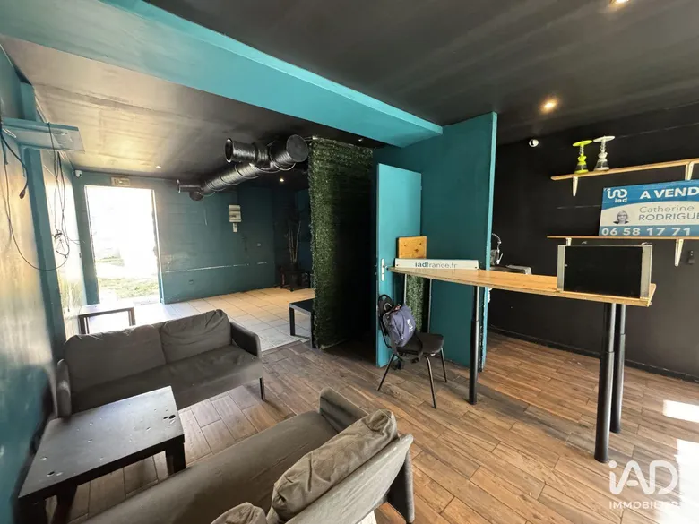 Local commercial 32 m² · à Vert-Saint-Denis · 32 m² · 1 340 €/mois