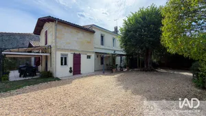Maison à VAYRES (33870)
