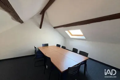 Local d’activité à VAUX-LE-PÉNIL (77000)