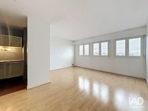 Apartment in PARIS (75020)