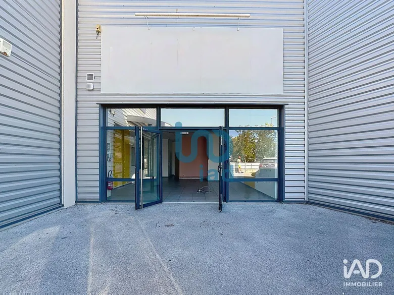 Local commercial 60 m² · à Roquebrune-sur-Argens · 60 m² · 1 350 €/mois