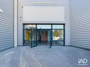Boutique/Local commercial à ROQUEBRUNE-SUR-ARGENS (83520)