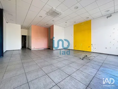 Boutique/Local commercial à ROQUEBRUNE-SUR-ARGENS (83520)
