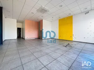 Commercial in ROQUEBRUNE-SUR-ARGENS (83520)