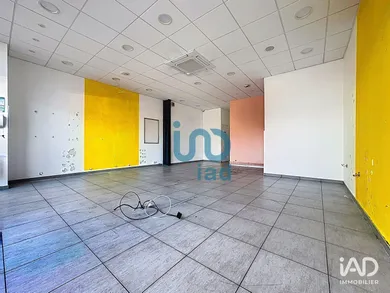 Boutique/Local commercial à ROQUEBRUNE-SUR-ARGENS (83520)