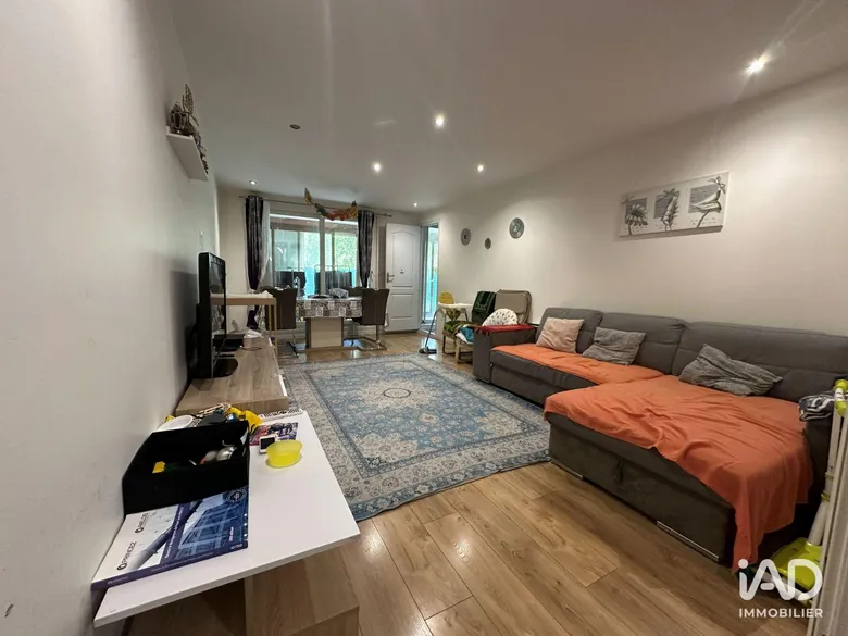 Appartement 3 pièces 95 m² · à Champs-sur-Marne · 95 m² · 261 000 €