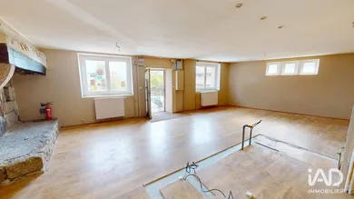 Appartement à CHAMBLES (42170)