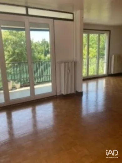 Appartement à THORIGNY-SUR-MARNE (77400)