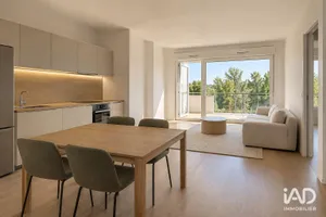 Appartement à ROISSY-EN-BRIE (77680)