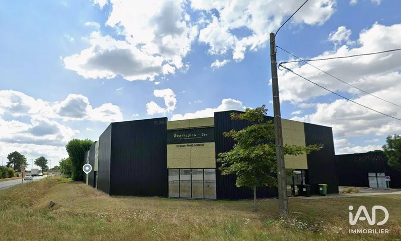Local commercial 210 m² · à Pessac · 210 m² · 2 975 €/mois