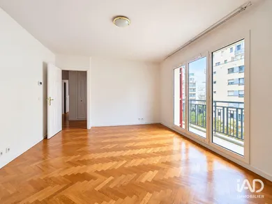 Appartement à COURBEVOIE (92400)