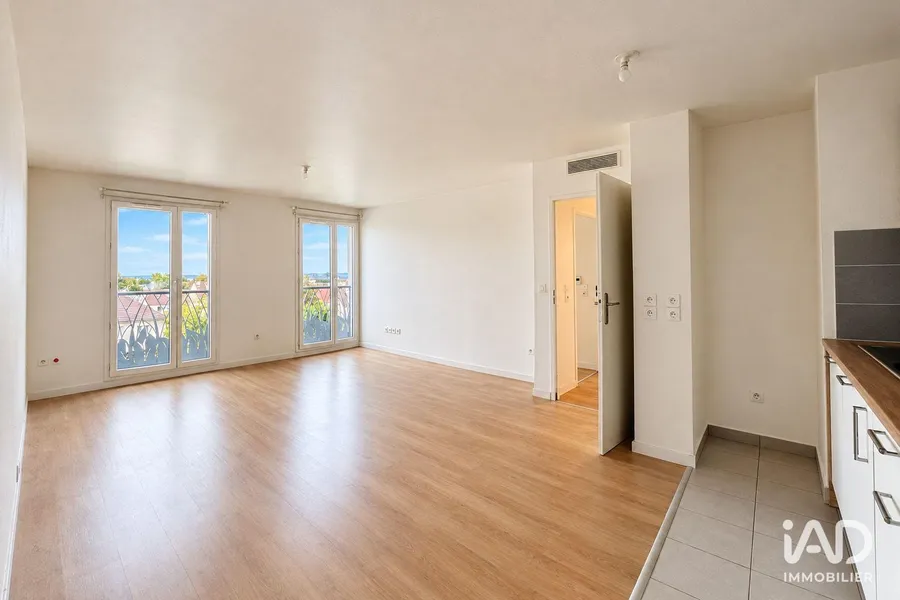 Appartement à NOISY-LE-GRAND (93160) photo 2