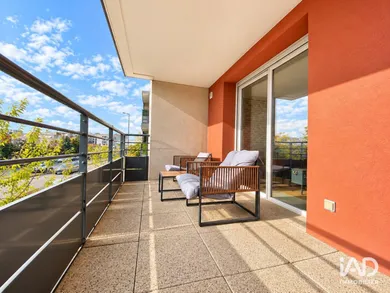 Appartement à VÉNISSIEUX (69200)