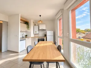 Appartement à VÉNISSIEUX (69200)