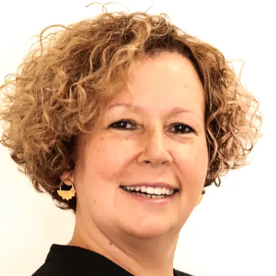 Dinara De Moura Machado