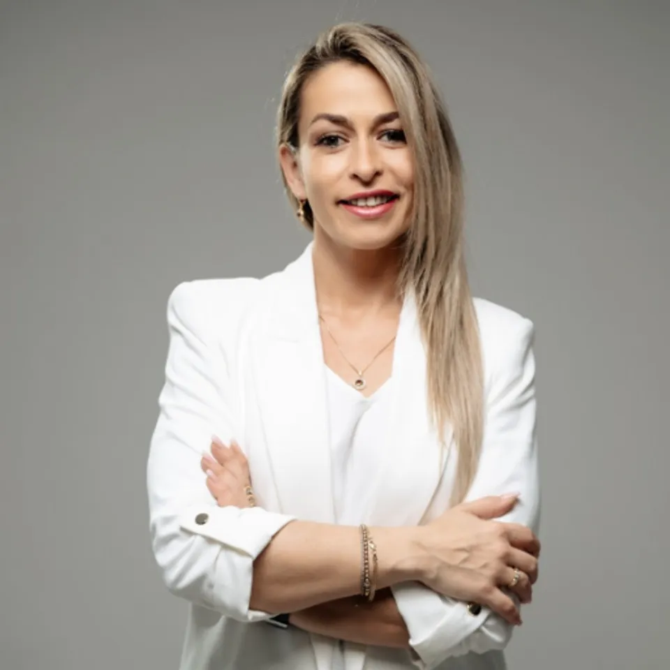 Alina Grad - Conseillère immobilier IAD France