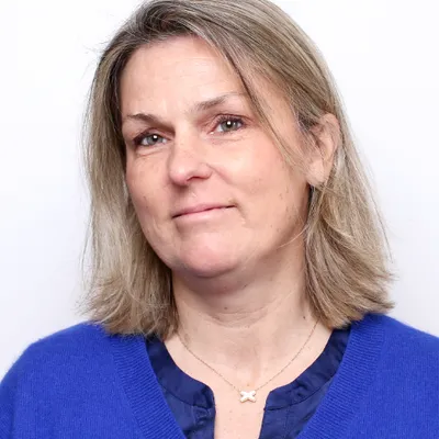 Julia Merias Caraës