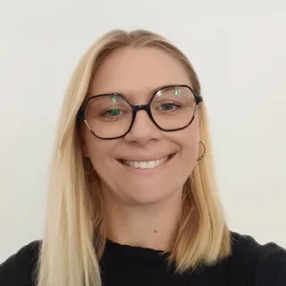 Laurie Lawniczak Laurie Lawniczak