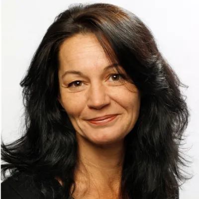Jennifer Favreau