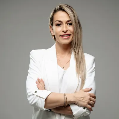 Alina Grad