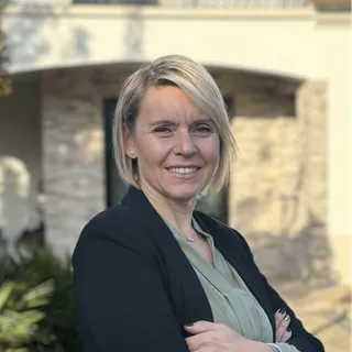 Elizabeth Nogueira Elizabeth Nogueira