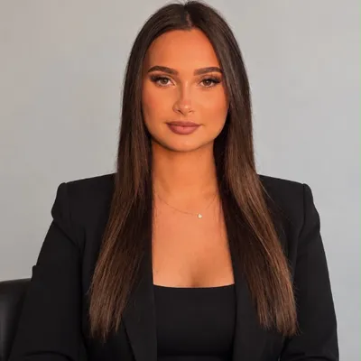 Lyza Luzzi