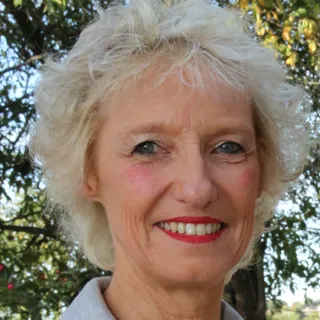 Martine Deguette De Saint-Esteban
